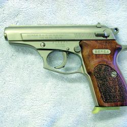 El disparo sin cartuchos inertes y la confusión sobre los sistemas de acción, como en el caso de la Glock, son prácticas y creencias que pueden poner en riesgo tanto la seguridad como la mecánica de las armas. 