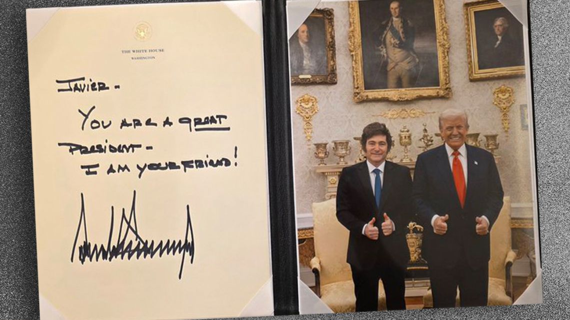 US President Donald Trump's letter and photograph for President Javier Milei.