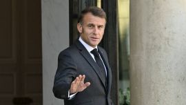Francia le bajó el pulgar al acuerdo con el Mercosur: Emmanuel Macron confirmó el voto negativo mientras los tractores sitiaban París
