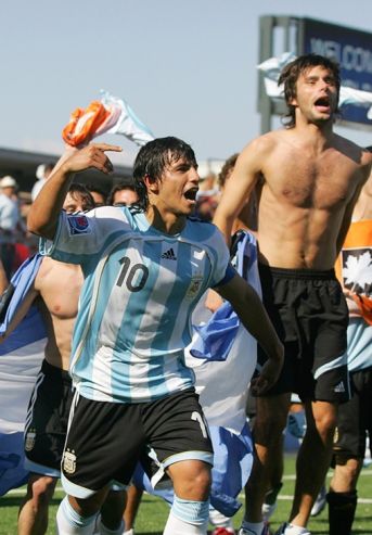 Sergio Agüero celebrando el Mundial Sub-20 de 2007