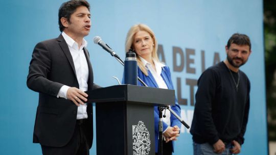 Axel Kicillof dijo que Cristina Kirchner está "injustamente detenida" y pidió "frenar a Milei y llenar el Congreso de compañeros"