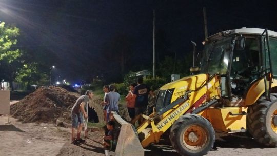 Tragedia en Corrientes: murió un obrero sepultado por un alud de tierra durante una obra de cloacas en Esquina