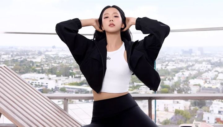 Jisoo de BLACKPINK lanza sus propias zapatillas en colaboración con ALO: dónde se puede comprar