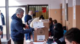 18-10-2025-gente votando 