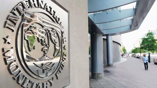 El Fondo Monetario insistió con la acumulación de reservas