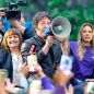 El Presidente volvió al Conurbano: penúltima aparición en PBA pero con nuevas protestas