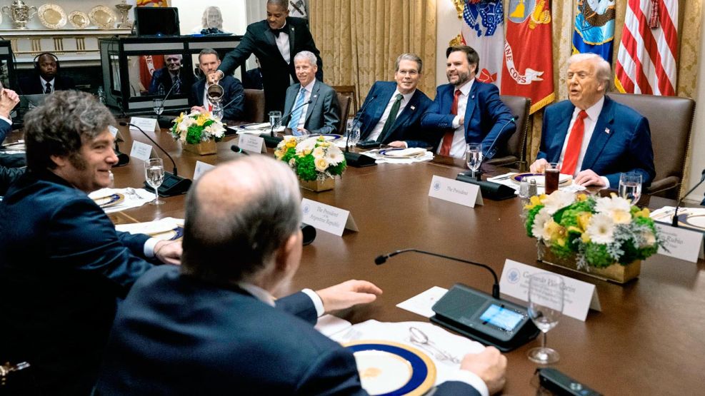 181025_milei_trump_bessent_afp_g