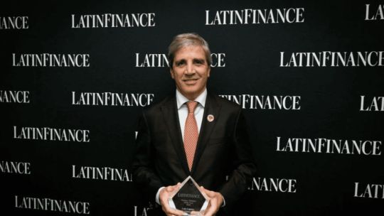 Lejos del “all in”, el dólar sube por apuestas locales mientras los bancos esperan garantías de EE.UU. para sumar un préstamo privado