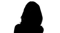 Figura femenina misteriosa