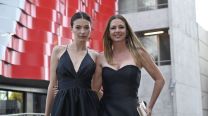 Geraldine Neumann y su hija, Helena Otamendi, deslumbraron en la pasarela de la gala de Revista CARAS