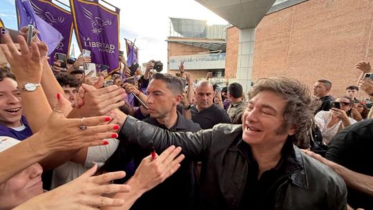 Encuesta: Javier Milei tiene un 56% de imagen negativa pero consolidado como el político de mejor imagen, según Giacobbe