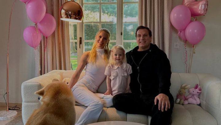 Así es Elle, la hija de Maxi López y Daniela Christiansson: fanática de los libros, cocina con su mamá y modelo