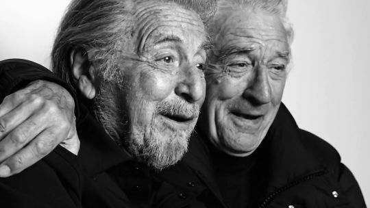 “We Are Warmer Together”: Moncler une a Al Pacino y Robert De Niro en una oda a la amistad
