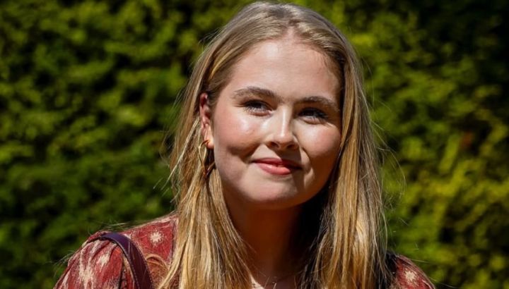 Por qué Amalia de Holanda decidió volver a cobrar su sueldo como princesa en 2025