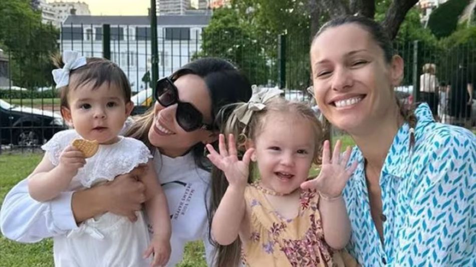 Sarah Burlando mostró el nuevo outfit que le regaló Pampita y su match con Anita García Moritán	