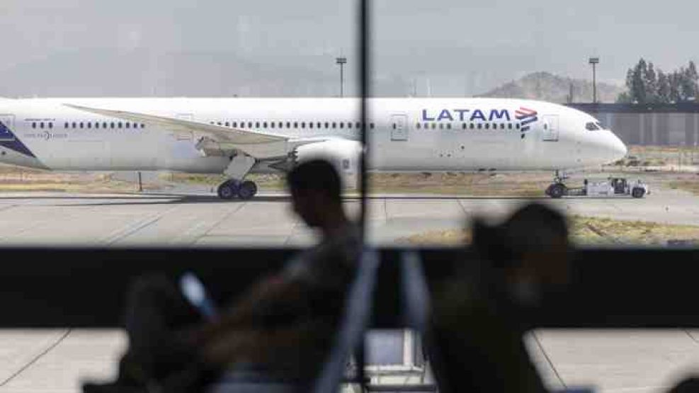 El hecho ocurrió en un avión de LATAM Airlines con destino a Puerto Montt y Balmaceda. 