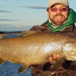 Pescar durante toda la temporada tiene un costo de $70.000, mientras que el permiso por tres días cuesta $30.000. También existen opciones mensuales. 