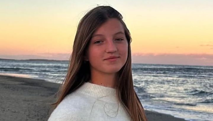 Allegra Cubero modeló un look deportivo fashionista y sigue los pasos de su mamá