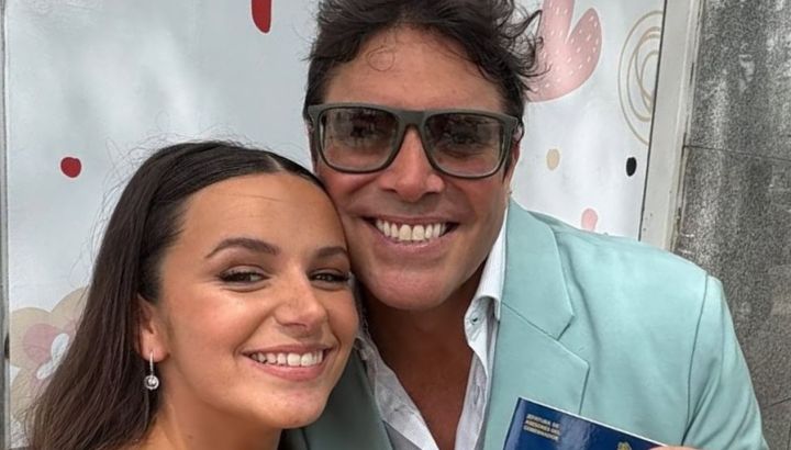 De looks amarillo y verde, Matías Alé y Martina Vignolo se casaron: los detalles
