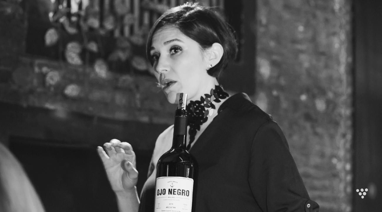 Mara Juárez: la sommelier que eligió comunicar la esencia orgánica del vino