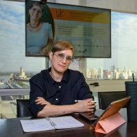 Trabajar con una agencia o invertir en asesoría: una decisión clave al emprender