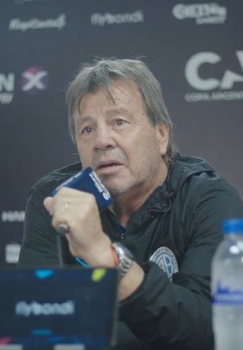 Ricardo Zielinski en conferencia de prensa