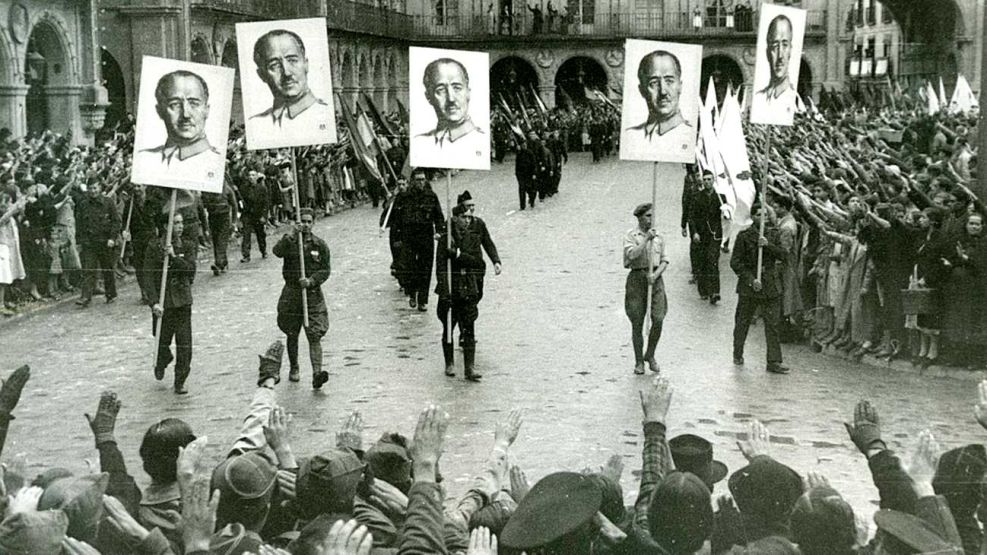 Francisco Franco ovacionado en Slamanca