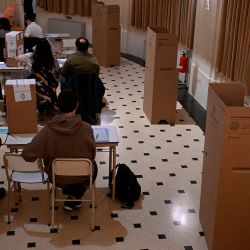 Elecciones Nacionales para renovar 127 bancas de la Cámara de Diputados y 24 escaños del Senado. Con el debut de la Boleta Única de papel (BUP). | Foto:AFP