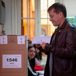 Mariano Recalde votando. | Foto:Redes Sociales