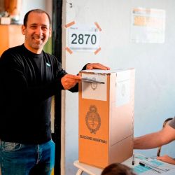 Itai Hagman votando. | Foto:Redes Sociales