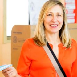 Miriam Bregman votando. | Foto:Redes Sociales