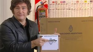 Milei votando 26102025