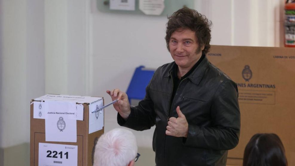 Milei votando 26102025