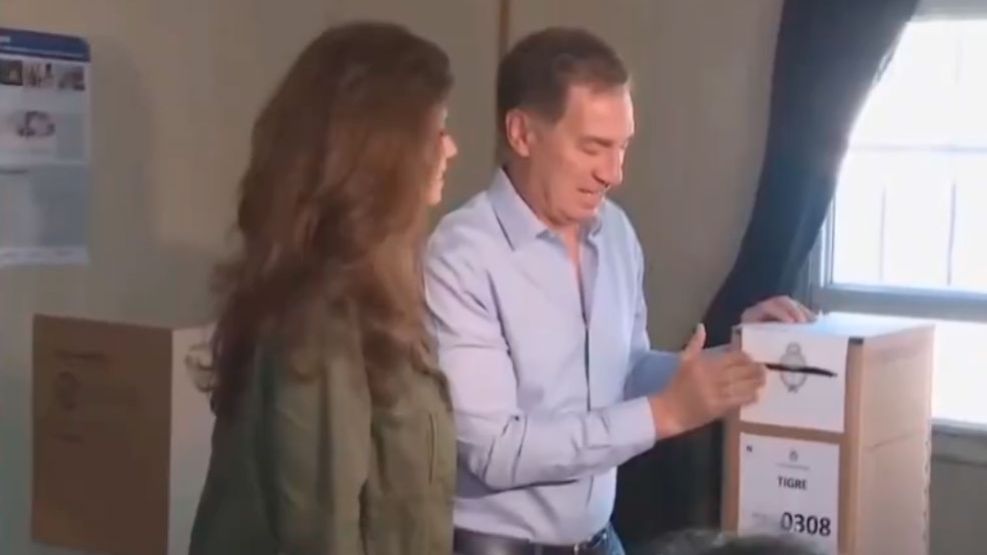 Santilli votando 26102025