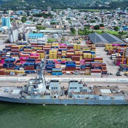 El buque de guerra USS Gravely atracado en Puerto España. Foto de Martin BERNETTI / AFP | Foto:AFP