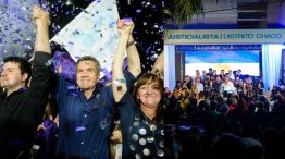 Las dos fuerzas celebraron. 