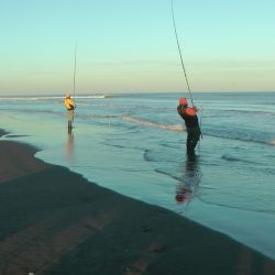 El certamen repartirá más de $ 25.000.000 en premios, con $ 10.000.000 al primer puesto, destinado al pescador que capture la corvina más grande. (Fotos: Omar Calafate, Pasión por la Pesca).