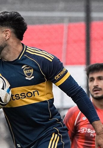Milton Giménez celebra su gol a Barracas Central