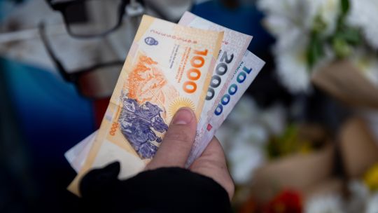 argentina pesos economy cepo exchange rate stock