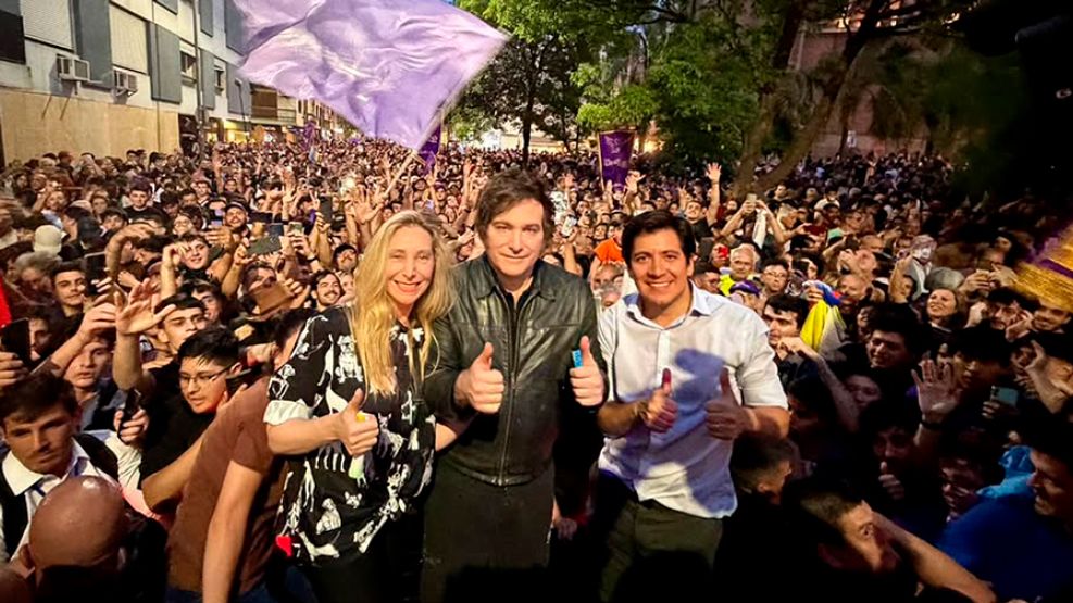 Gonzalo Roca junto a Milei en Córdoba