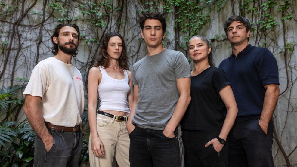Netflix confirmó la filmación de la nueva mini serie “El futuro es nuestro” 