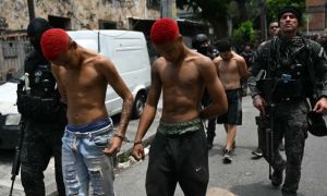 Enfrentamientos entre narcos y policías en Rio de Janeiro