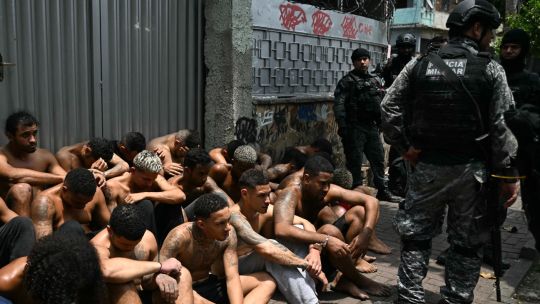 Police drug raids favela rio brazil
