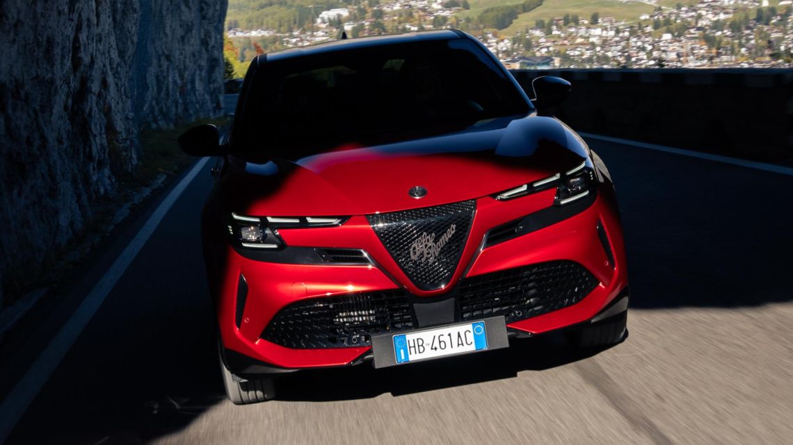 Nuevo Alfa Romeo Junior Sport Speciale:el nuevo compacto premium con ...