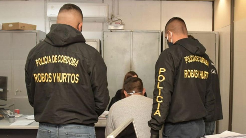 Policia de Robos y Hurtos