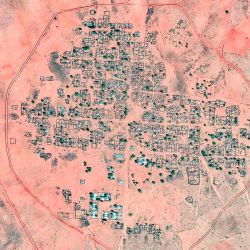 Construcción de un terraplén en la aldea de Kinin. Funcionarios de la ONU advirtieron que se estaban llevando a cabo "atrocidades a gran escala" en la región de Kordofán, en Sudán. Foto de AFP | Foto:AFP