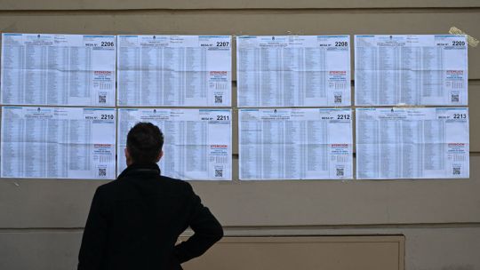 election 2025, voting, ballot box STOCK