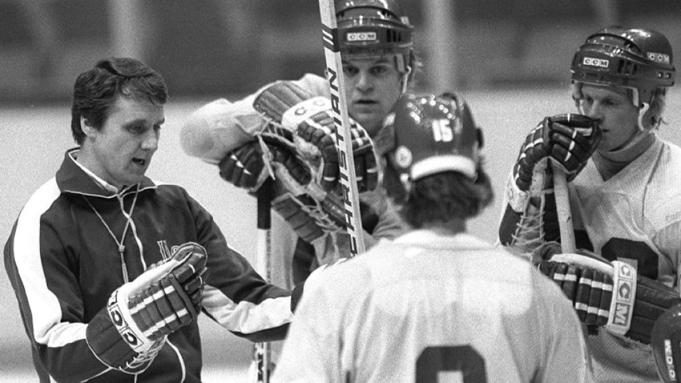 Herb Brooks - entrenador de Hockey