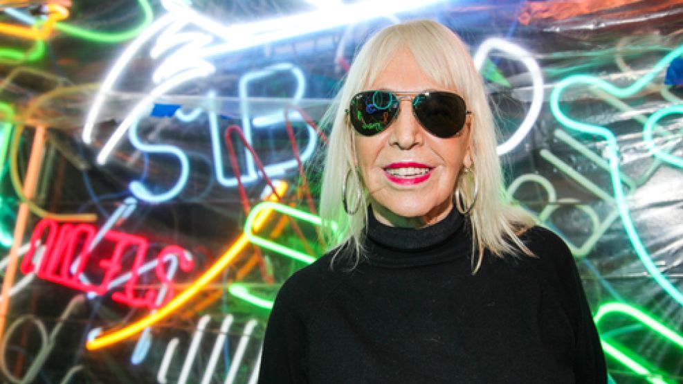 Marta Minujín inaugura la Noche de los Museos. 