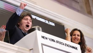 Javier Milei, presidente de Argentina, celebra después de hacer sonar la campana de apertura de la Bolsa de Valores de Nueva York durante la jornada matutina en la ciudad de Nueva York.